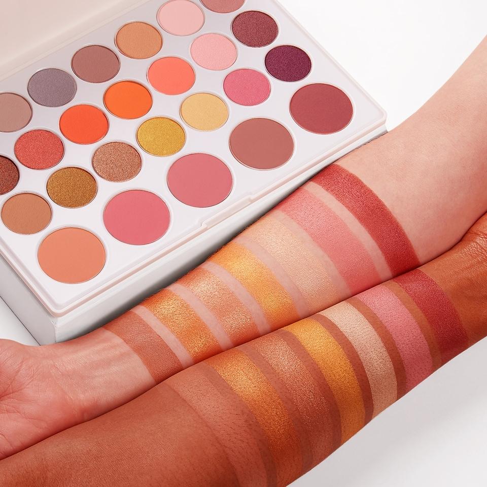Nouveau Neutrals 26 Color Shadow & Blush Palette